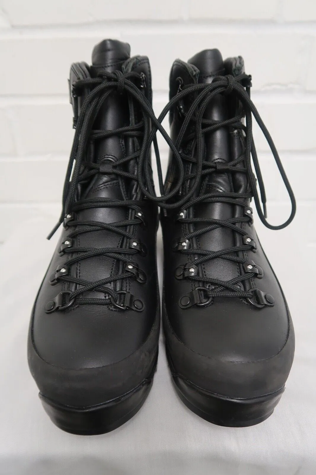 British Army Iturri Mountain Boots Black new