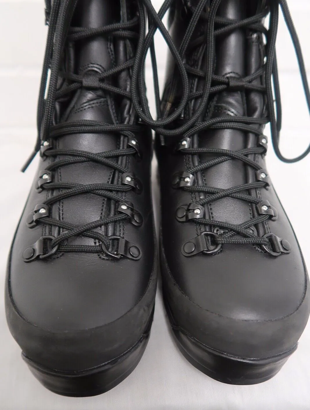 British Army Iturri Mountain Boots Black new